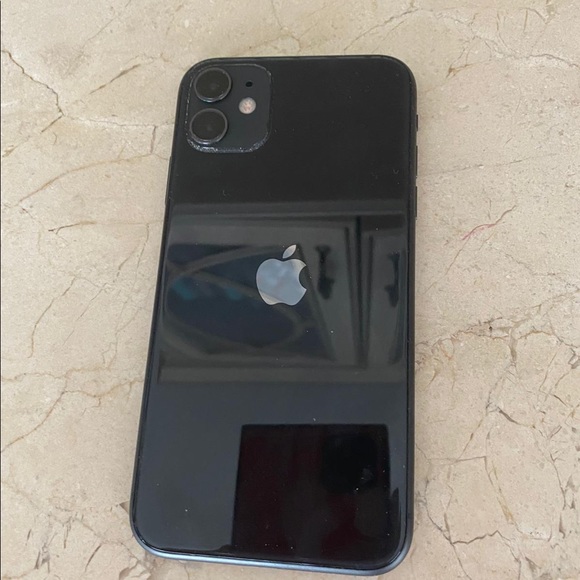iPhone 11 black 128gb - Picture 2 of 2